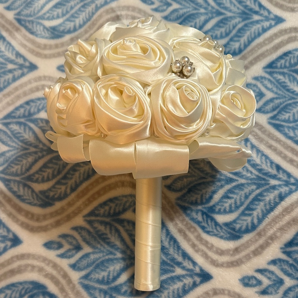 Elegant Cream Satin Rose Bouquet